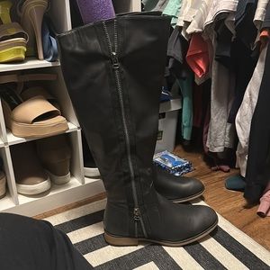 Like New EXTRA WIDE CALF tall boots
